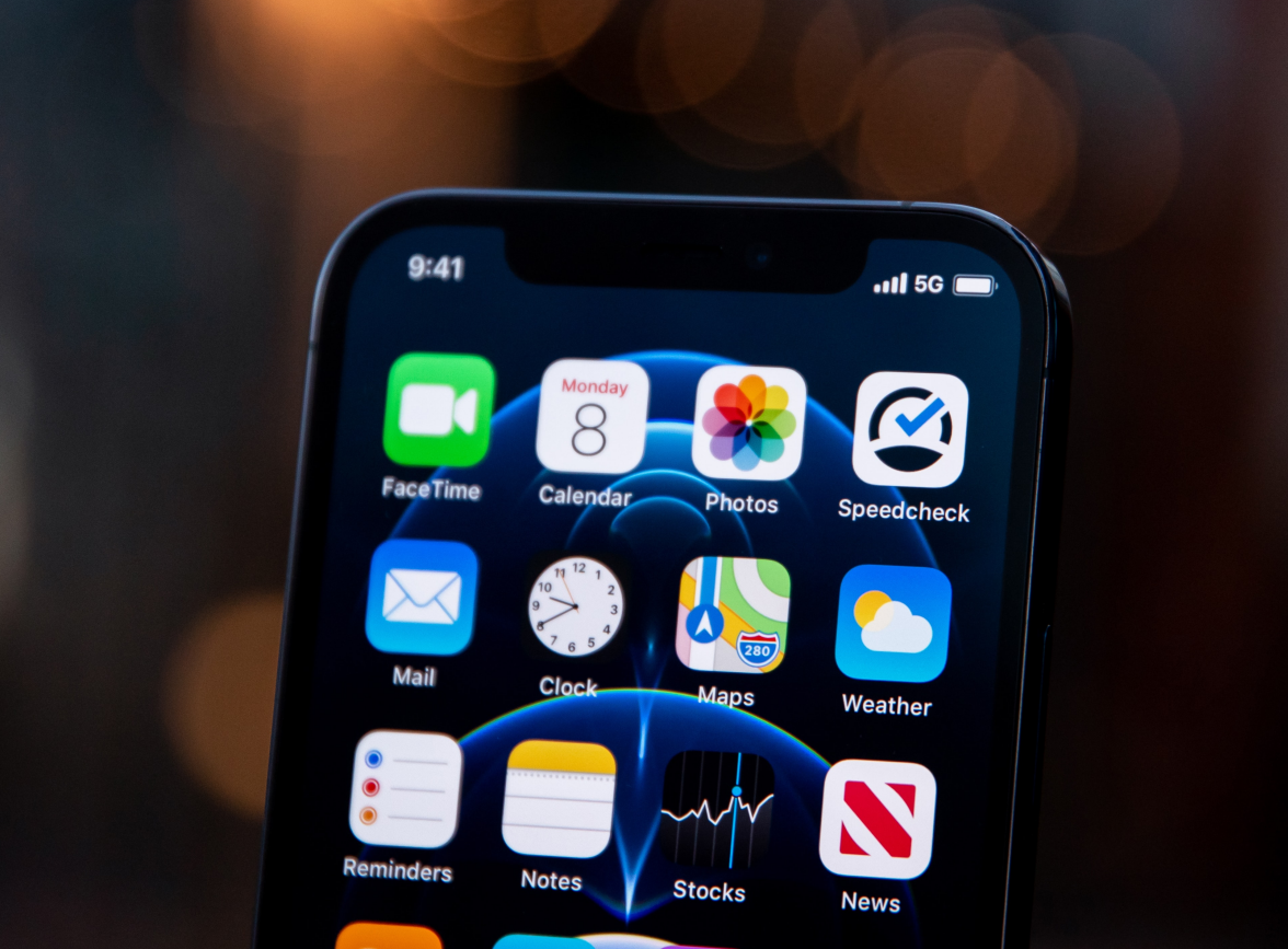 泊头苹果手机维修分享为什么 iPhone 12 在冬季会自动关机 