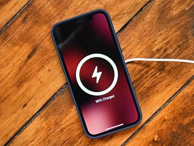泊头苹果手机维修分享iPhone 12可以随便充电吗 